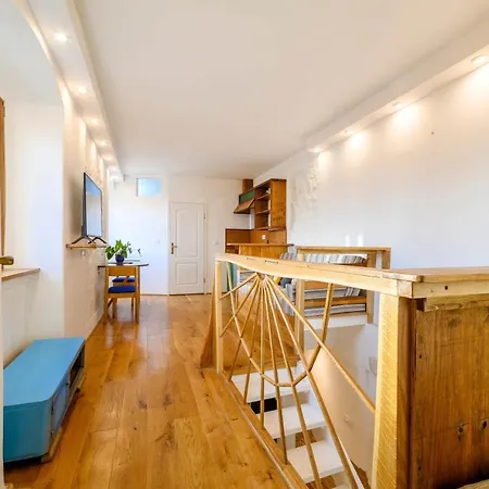 On The Rock Apartment *