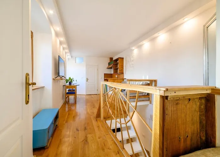 On The Rock Apartment *