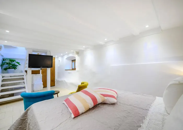 On The Rock Apartment Sibenik