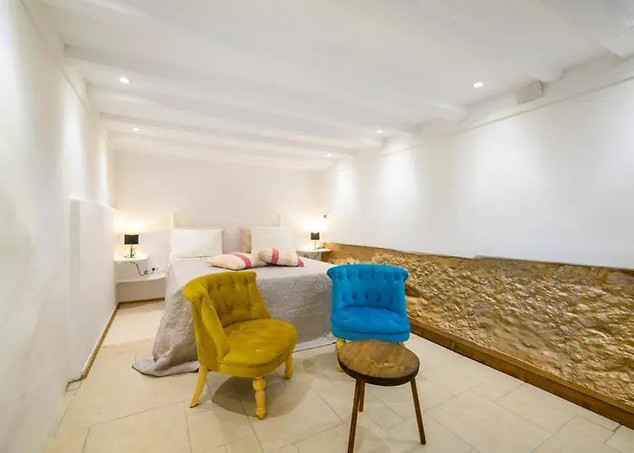 On The Rock Apartment